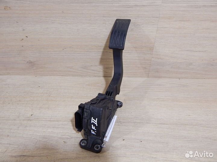 Педаль газа Ford Focus 2