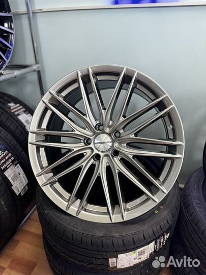 Vossen VFS4 R19 5x114,3 HB