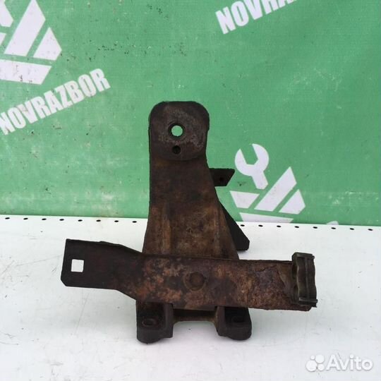 Кронштейн двигателя правый Сузуки Гранд Витара