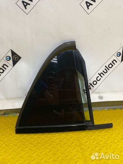 Форточка двери задняя левая Mercedes-Benz E-Class