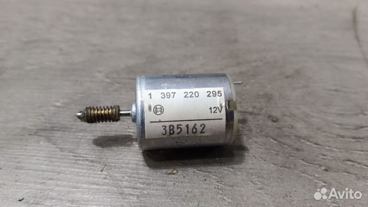 Моторчик VAG на заслонку 1397220295