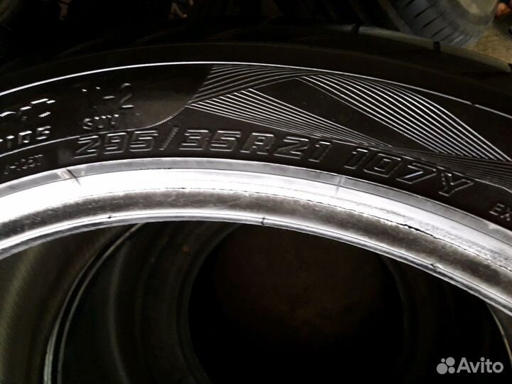 Yokohama ADVAN Sport V103 295/35 R21