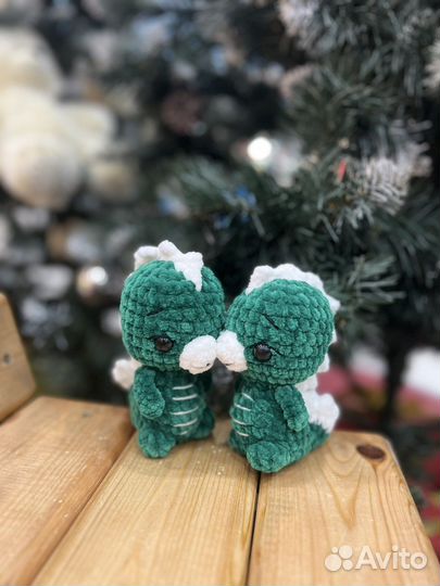 Вязаная игрушка Динозавр