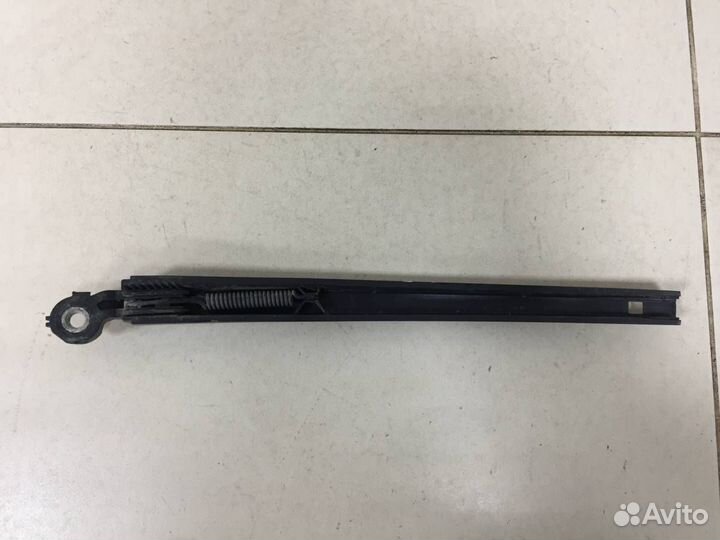 Поводок стеклоочистителя задний Skoda Rapid 2012-2