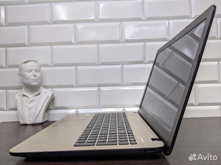 Ноутбук Asus на Geforce и SSD