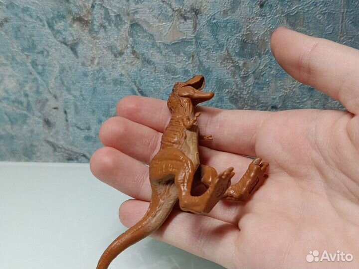 Мини-фигурки динозавром от mattel