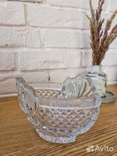 Ваза хрустальная СССР. И два блюдца