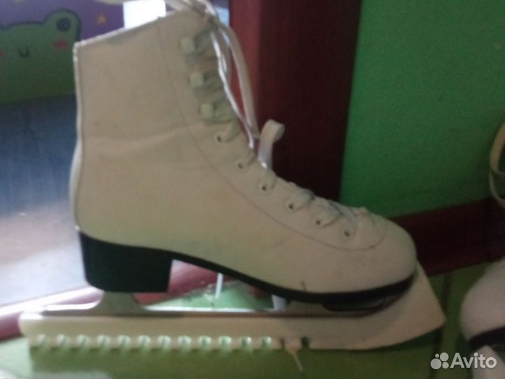 Коньки фигурные 35 размер