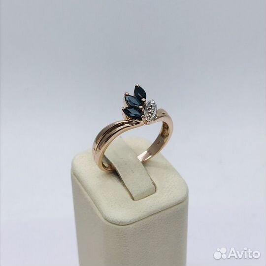 Золотое кольцо с сапфирами и бриллиантом, СССР