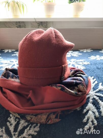 Шапки женские с шарфами