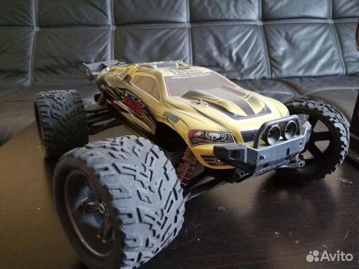 Машина на радиоуправлении для бездорожья