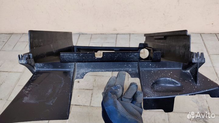 Дефлектор радиатора LADA Vesta 2015-2023 год