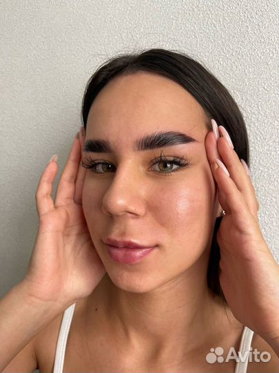 Мастер бровист