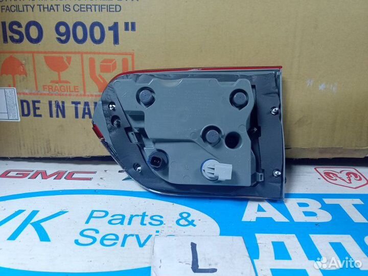 Фонарь внутренний левый Grand Cherokee WK2 13-16