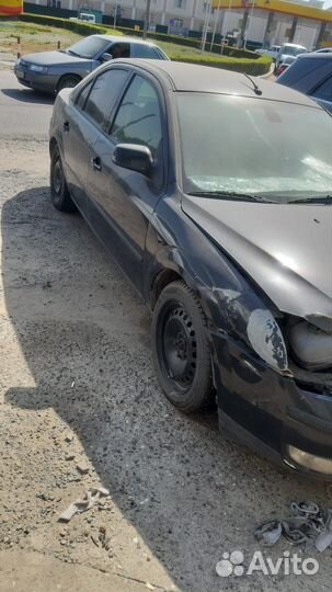 Ford Mondeo 2.0 AT, 2003, битый, 200 000 км