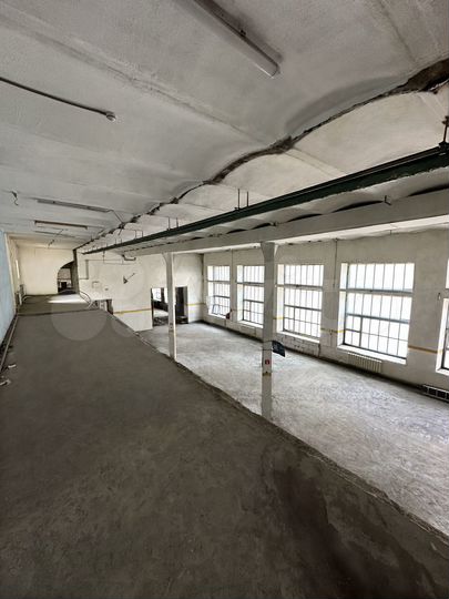 Панорамные окна, 900 чел. работников рядом, 263 м²