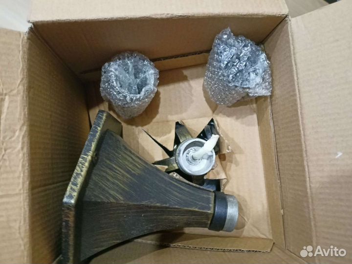 Фонарь можно разместить на улице или в помещении