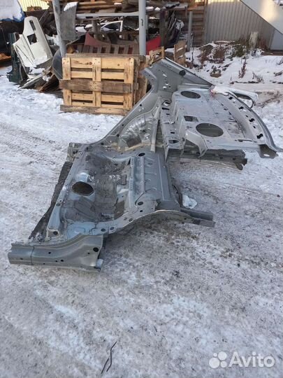 Крыло заднее правое Тойота Камри AVV50