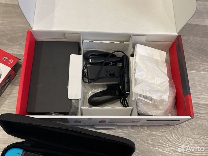 Продается новая Nintendo switch rev2 с чехлом