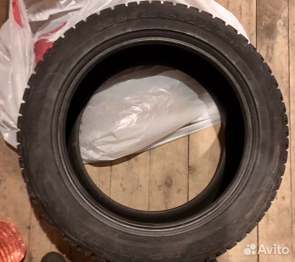 Bridgestone Blizzak DM-V1 235/55 R18