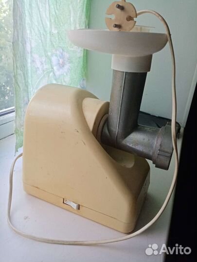 Мясорубка электрическая