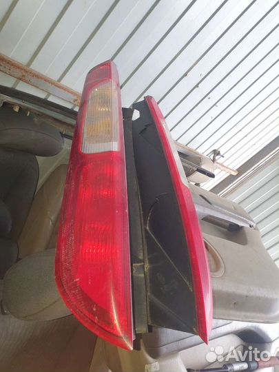 Ford Focus 2 хэчбек фонарь стоп сигнал