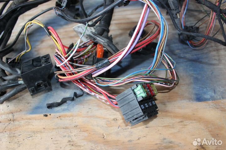 Подкапотная проводка Mercedes C-Class W202