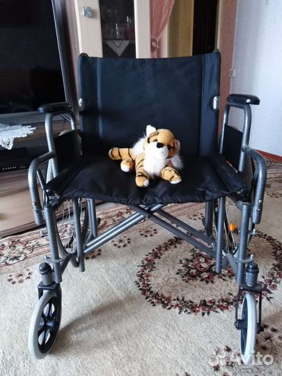 Инвалидная коляска новая