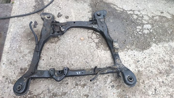 Балка подвески передняя на toyota camry gracia