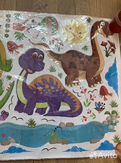 Наклейки на стену