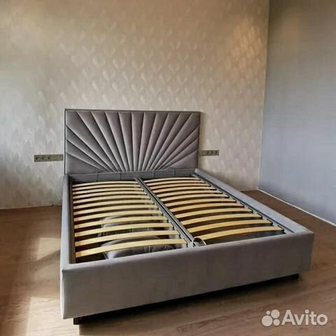 Кровать интерьерная Орматек, Корона и матрас