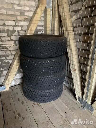 Goodyear UltraGrip Arctic 2 215/55 R17 98T