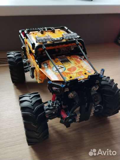 Lego Technic 42099 оранжевый джип