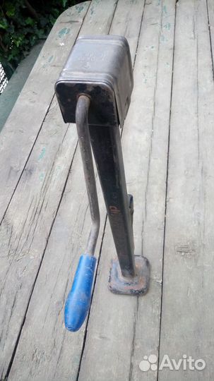 Домкрат механический винтовой