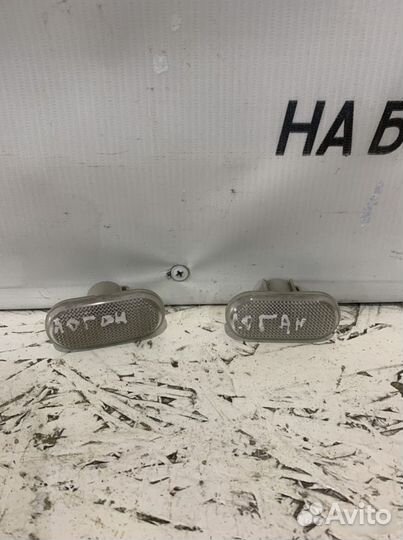 Повторитель поворота в крыло Renault Logan 1