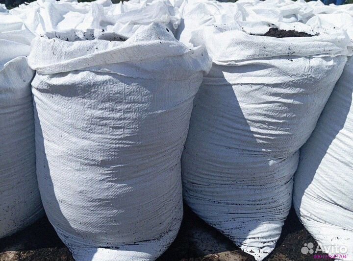 Плодородная земля в мешках