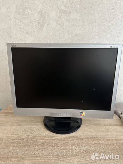 Монитор NEC 22