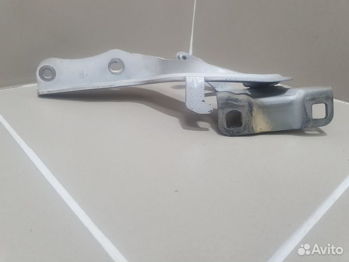 Петля капота правая Nissan X-Trail T32