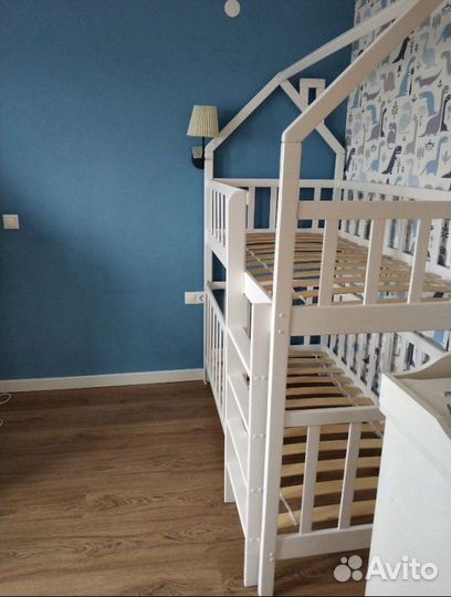 Кровать домик двухъярусный Малыш +