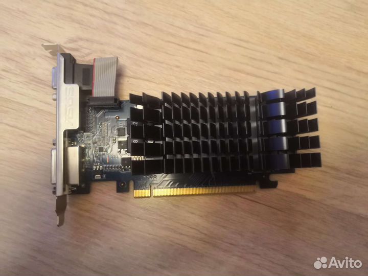 Материнская плата с процессором и памятью