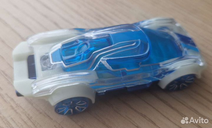 Hot Wheels Cosmic Coupe GRX46 2020
