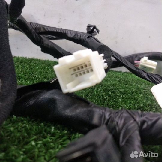 Электропроводка двери багажника Hyundai Kona