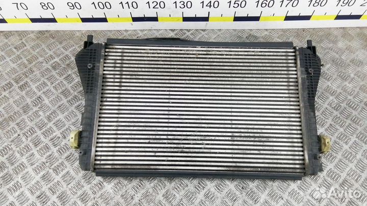 Радиатор интеркулера на Volkswagen Touran