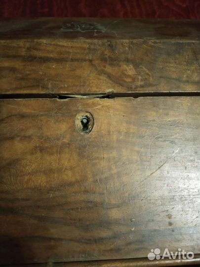 Шкатулка старинная с вензелем