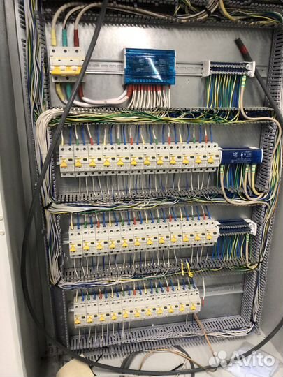 Электромонтажник