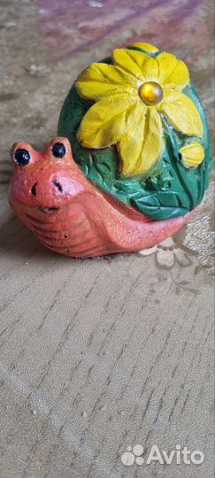 Статуэтка из камня улитка