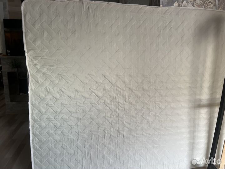Кровать двухспальная с матрасом бу