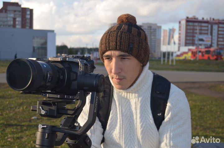 Клипмейкер, видео-оператор, видеограф