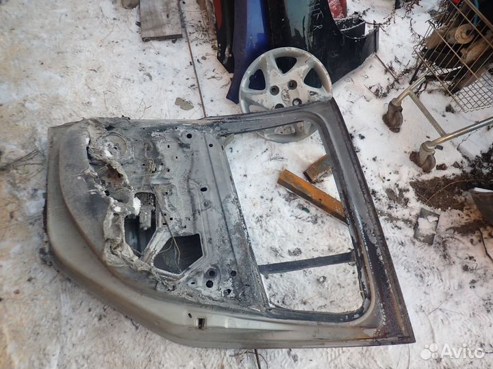 Дверь задняя правая для Renault Sandero 2014)