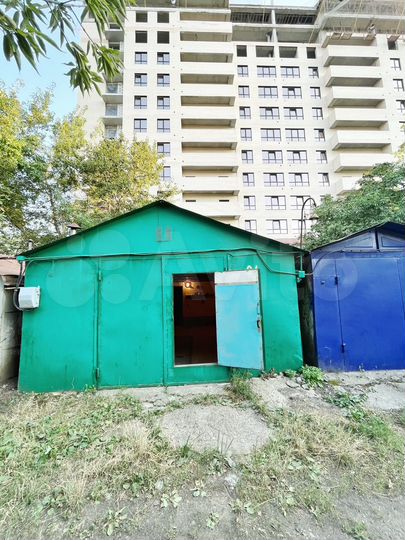 Гараж, > 30 м²